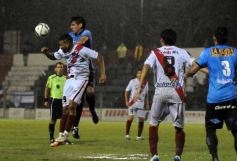 Foto de la galería: Guaraní empató con All Boys en un partido pasado por agua