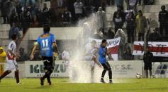 Foto de la galería: Guaraní empató con All Boys en un partido pasado por agua