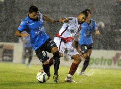 Foto de la galería: Guaraní empató con All Boys en un partido pasado por agua