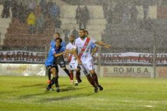 Foto de la galería: Guaraní empató con All Boys en un partido pasado por agua