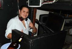 Foto de la galería: Noche de sábado: buena compañía, música y diversión en El Fogón.