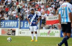 Foto de la galería: Guaraní perdió y quedó muy comprometido con el descenso