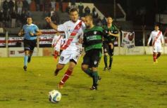 Foto de la galería: Guaraní no pudo con Estudiantes: empató 1 a 1 en Villa Sarita