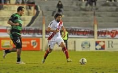 Foto de la galería: Guaraní no pudo con Estudiantes: empató 1 a 1 en Villa Sarita