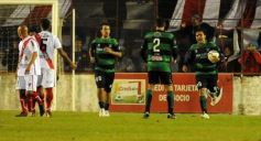 Foto de la galería: Guaraní no pudo con Estudiantes: empató 1 a 1 en Villa Sarita