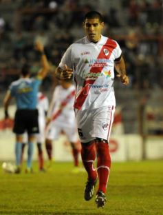 Foto de la galería: Guaraní no pudo con Estudiantes: empató 1 a 1 en Villa Sarita