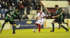 Foto de la galería: Guaraní no pudo con Estudiantes: empató 1 a 1 en Villa Sarita