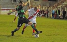 Foto de la galería: Guaraní no pudo con Estudiantes: empató 1 a 1 en Villa Sarita