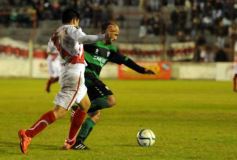 Foto de la galería: Guaraní no pudo con Estudiantes: empató 1 a 1 en Villa Sarita