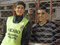 Foto de la galería: Guaraní no pudo con Estudiantes: empató 1 a 1 en Villa Sarita