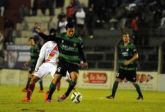 Foto de la galería: Guaraní no pudo con Estudiantes: empató 1 a 1 en Villa Sarita