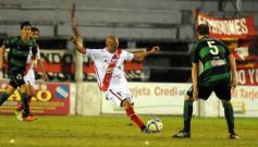 Foto de la galería: Guaraní no pudo con Estudiantes: empató 1 a 1 en Villa Sarita