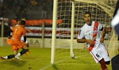 Foto de la galería: Guaraní no pudo con Estudiantes: empató 1 a 1 en Villa Sarita