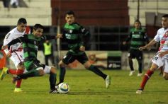 Foto de la galería: Guaraní no pudo con Estudiantes: empató 1 a 1 en Villa Sarita