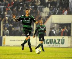 Foto de la galería: Guaraní no pudo con Estudiantes: empató 1 a 1 en Villa Sarita