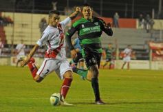 Foto de la galería: Guaraní no pudo con Estudiantes: empató 1 a 1 en Villa Sarita