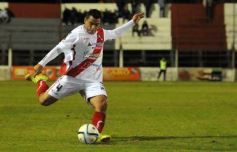 Foto de la galería: Guaraní no pudo con Estudiantes: empató 1 a 1 en Villa Sarita