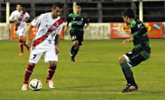 Foto de la galería: Guaraní no pudo con Estudiantes: empató 1 a 1 en Villa Sarita