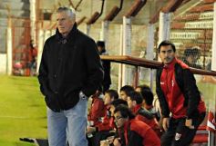 Foto de la galería: Guaraní no pudo con Estudiantes: empató 1 a 1 en Villa Sarita