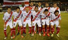 Foto de la galería: Guaraní no pudo con Estudiantes: empató 1 a 1 en Villa Sarita