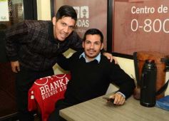 Foto de la galería: Amigos en el corazón de la city posadeña