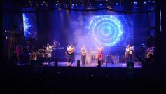 Foto de la galería: Con Los Tekis, la vida es un carnaval… aunque llueva y haga frío