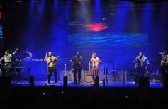 Foto de la galería: Con Los Tekis, la vida es un carnaval… aunque llueva y haga frío