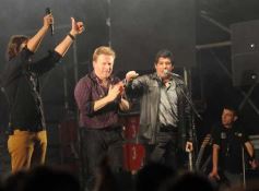 Foto de la galería: Con Los Tekis, la vida es un carnaval… aunque llueva y haga frío