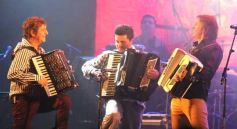 Foto de la galería: Con Los Tekis, la vida es un carnaval… aunque llueva y haga frío