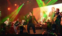 Foto de la galería: Con Los Tekis, la vida es un carnaval… aunque llueva y haga frío