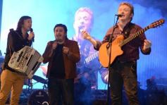 Foto de la galería: Con Los Tekis, la vida es un carnaval… aunque llueva y haga frío