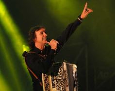 Foto de la galería: Con Los Tekis, la vida es un carnaval… aunque llueva y haga frío