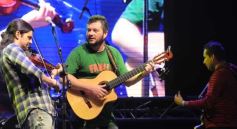 Foto de la galería: Con Los Tekis, la vida es un carnaval… aunque llueva y haga frío