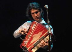 Foto de la galería: Con Los Tekis, la vida es un carnaval… aunque llueva y haga frío