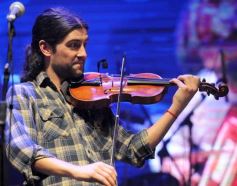 Foto de la galería: Con Los Tekis, la vida es un carnaval… aunque llueva y haga frío