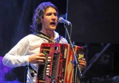 Foto de la galería: Con Los Tekis, la vida es un carnaval… aunque llueva y haga frío