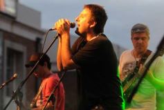 Foto de la galería: Distintas bandas deleitaron con su música en la costanera posadeña