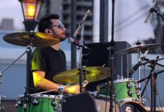 Foto de la galería: Distintas bandas deleitaron con su música en la costanera posadeña