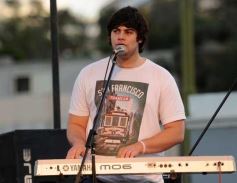 Foto de la galería: Distintas bandas deleitaron con su música en la costanera posadeña