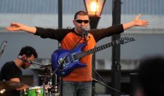 Foto de la galería: Distintas bandas deleitaron con su música en la costanera posadeña