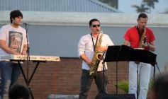 Foto de la galería: Distintas bandas deleitaron con su música en la costanera posadeña