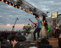 Foto de la galería: Distintas bandas deleitaron con su música en la costanera posadeña