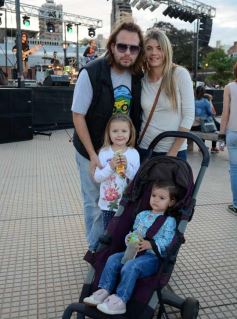 Foto de la galería: Distintas bandas deleitaron con su música en la costanera posadeña