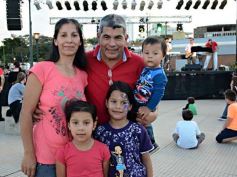 Foto de la galería: Distintas bandas deleitaron con su música en la costanera posadeña