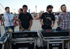 Foto de la galería: Distintas bandas deleitaron con su música en la costanera posadeña