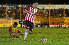 Foto de la galería: Crucero estuvo cerca, pero Estudiantes se lo dio vuelta y quedó con la victoria