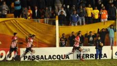 Foto de la galería: Crucero estuvo cerca, pero Estudiantes se lo dio vuelta y quedó con la victoria