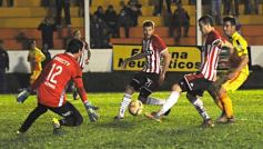 Foto de la galería: Crucero estuvo cerca, pero Estudiantes se lo dio vuelta y quedó con la victoria