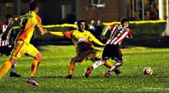 Foto de la galería: Crucero estuvo cerca, pero Estudiantes se lo dio vuelta y quedó con la victoria