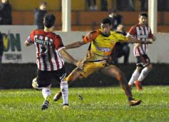 Foto de la galería: Crucero estuvo cerca, pero Estudiantes se lo dio vuelta y quedó con la victoria